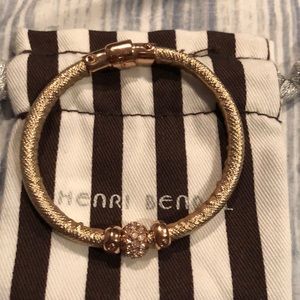 Henri bendel bracelet